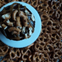chocolate pretzel cupcakes